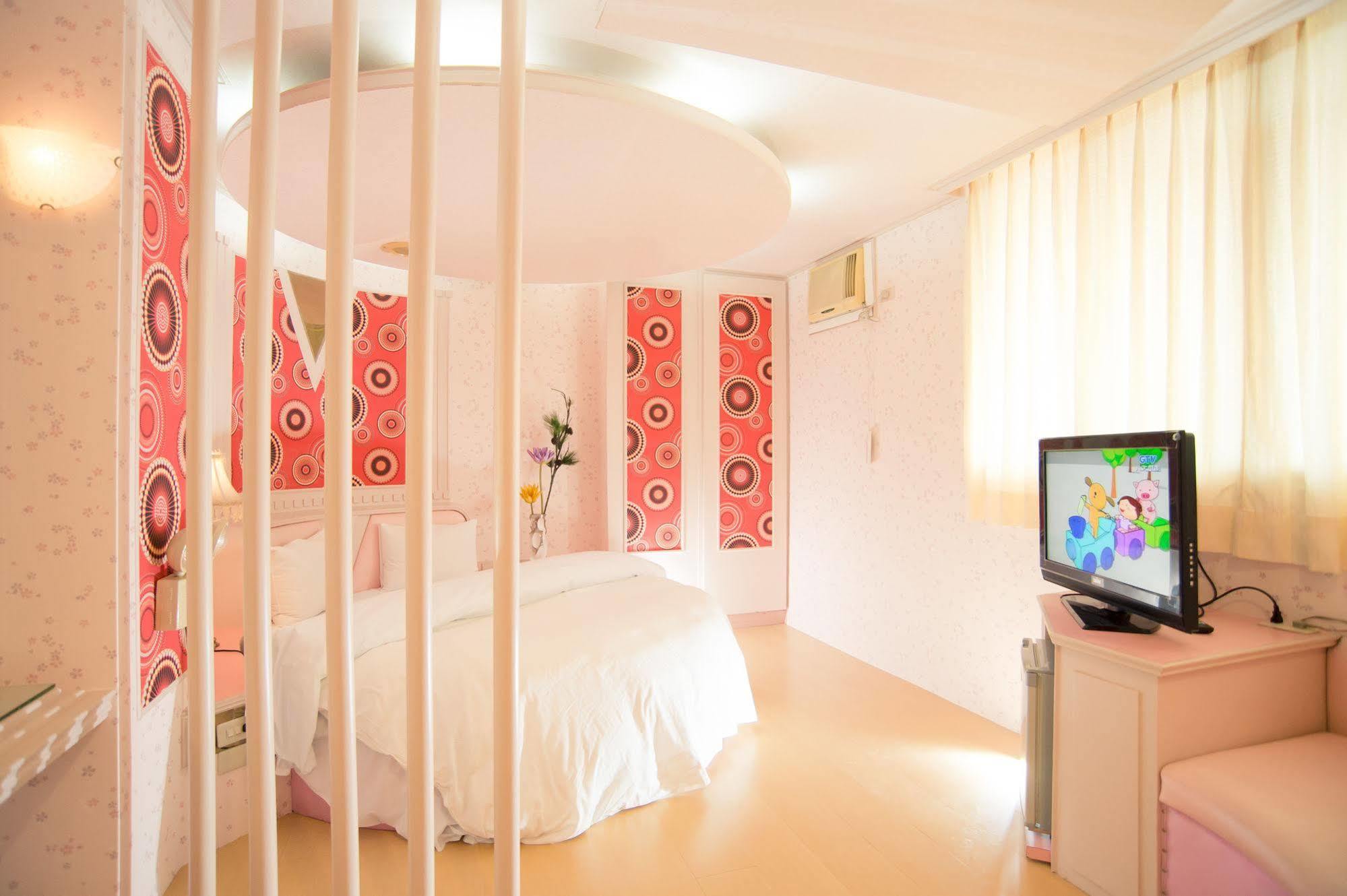 Day Chen Hotel Yilan Zewnętrze zdjęcie