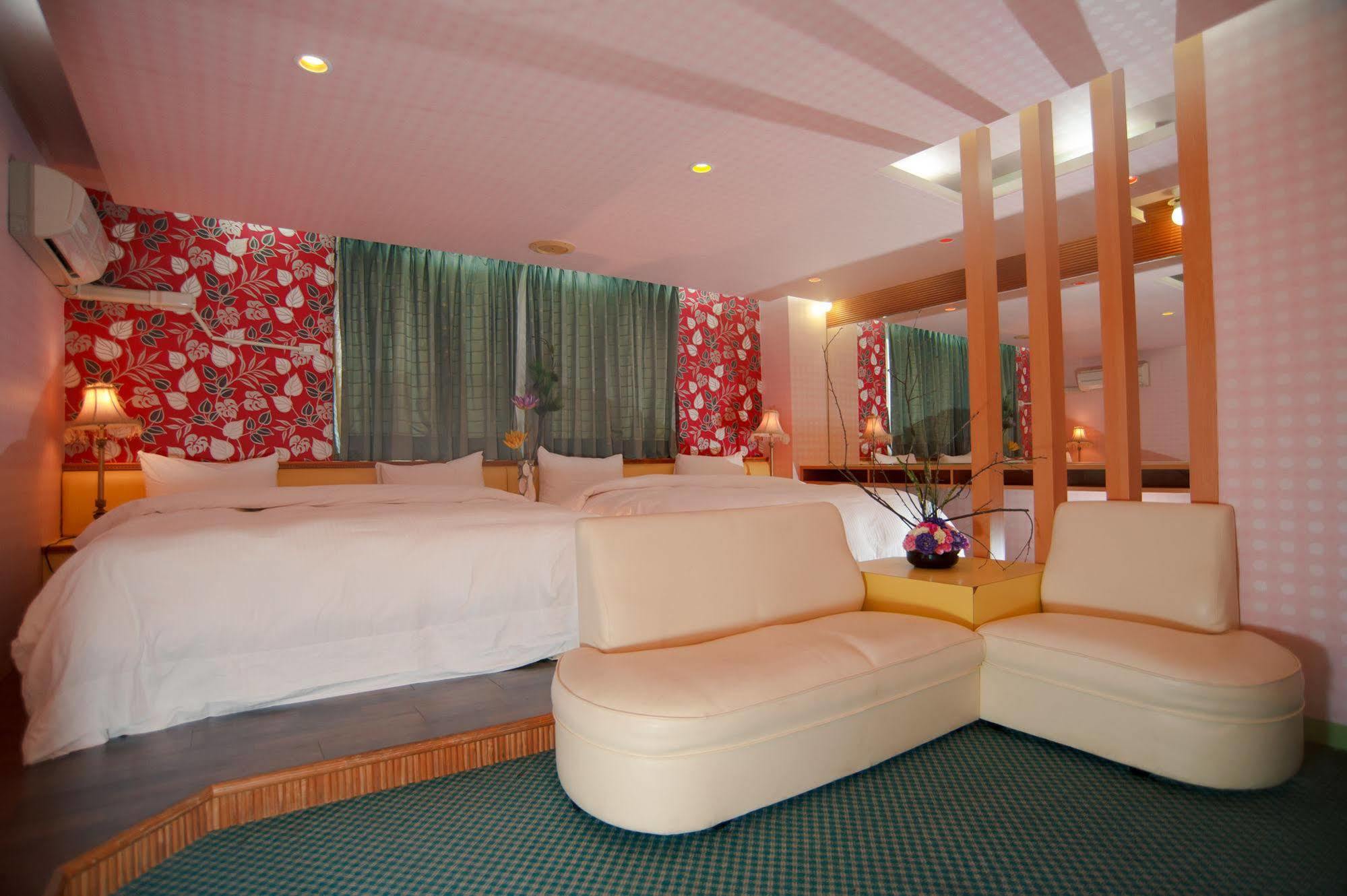 Day Chen Hotel Yilan Zewnętrze zdjęcie