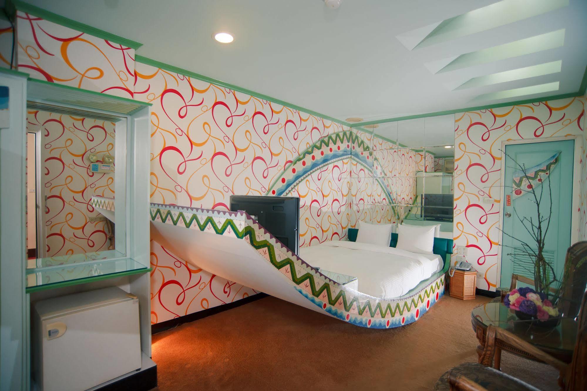 Day Chen Hotel Yilan Zewnętrze zdjęcie